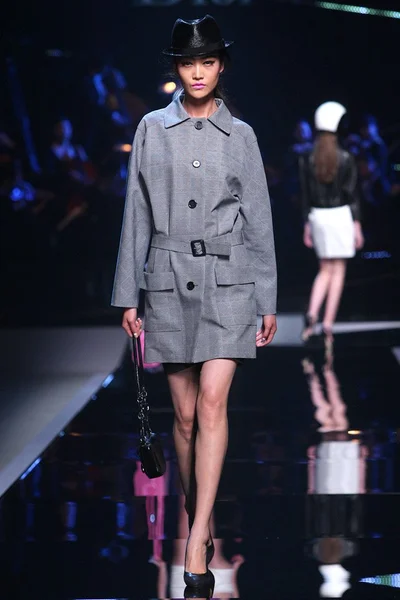 Look 7